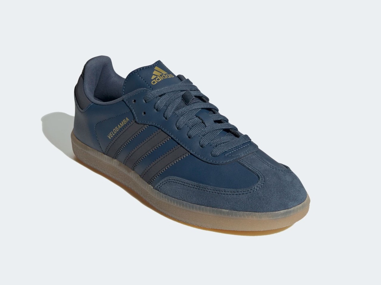 Adidas Velosamba, la sneaker per pedali a sgancio rapido