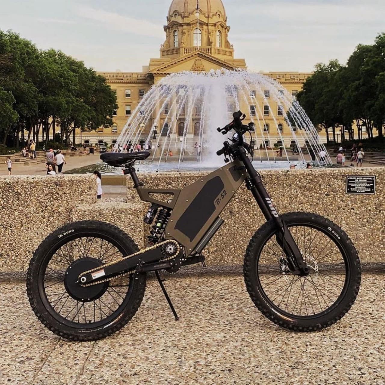 C-Creative (di Giovanni Castiglioni) con Stealth Electric Bikes