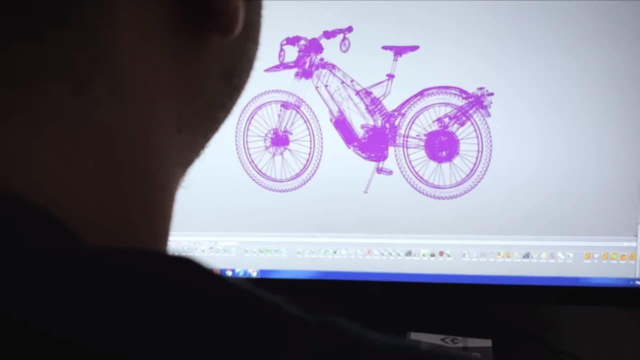 C-Creative (di Giovanni Castiglioni) con Stealth Electric Bikes