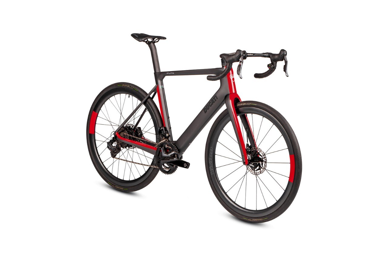 Nuove e-bike Ducati 2022, c’è anche la Futa da strada