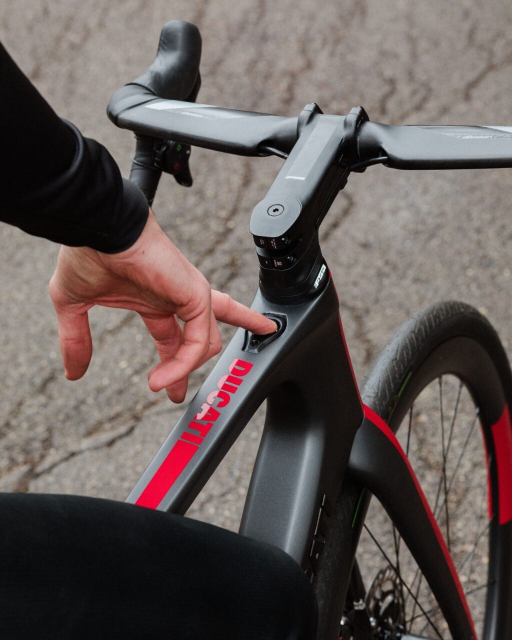 Nuove e-bike Ducati 2022, c’è anche la Futa da strada