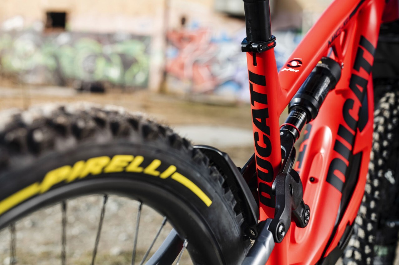 Nuove e-bike Ducati 2022, c’è anche la Futa da strada