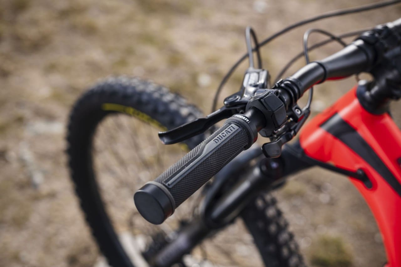 Nuove e-bike Ducati 2022, c’è anche la Futa da strada