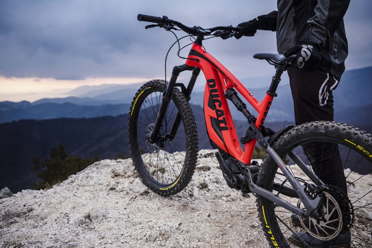 Nuove e-bike Ducati 2022, c’è anche la Futa da strada