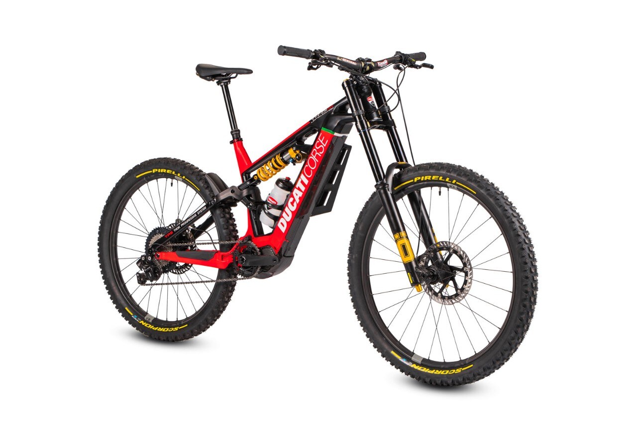 Nuove e-bike Ducati 2022, c’è anche la Futa da strada