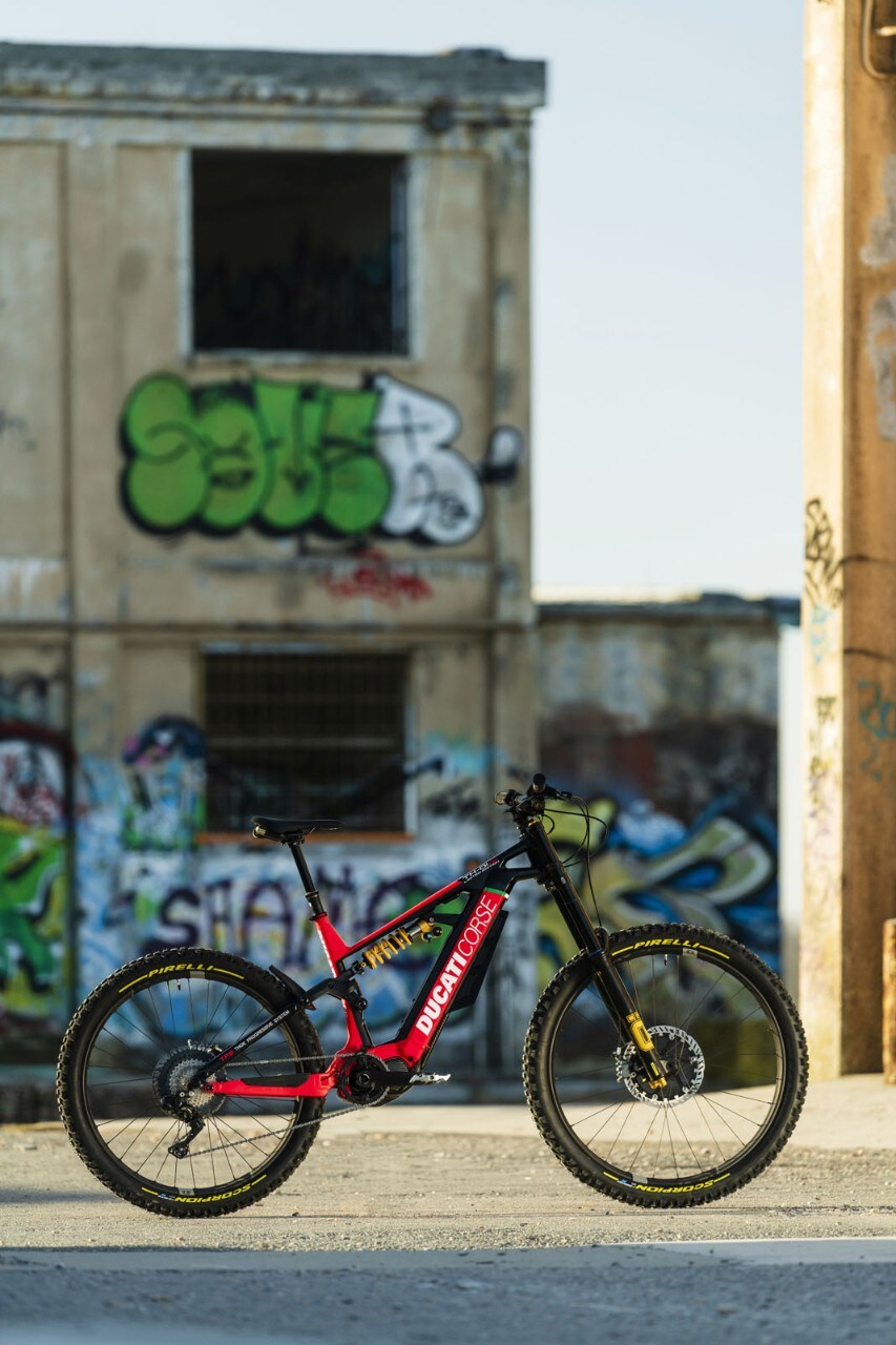 Nuove e-bike Ducati 2022, c’è anche la Futa da strada