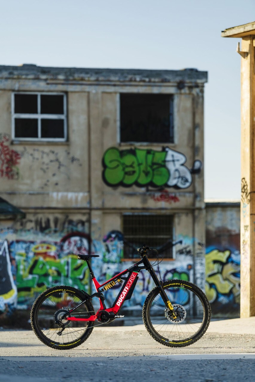 Nuove e-bike Ducati 2022, c’è anche la Futa da strada