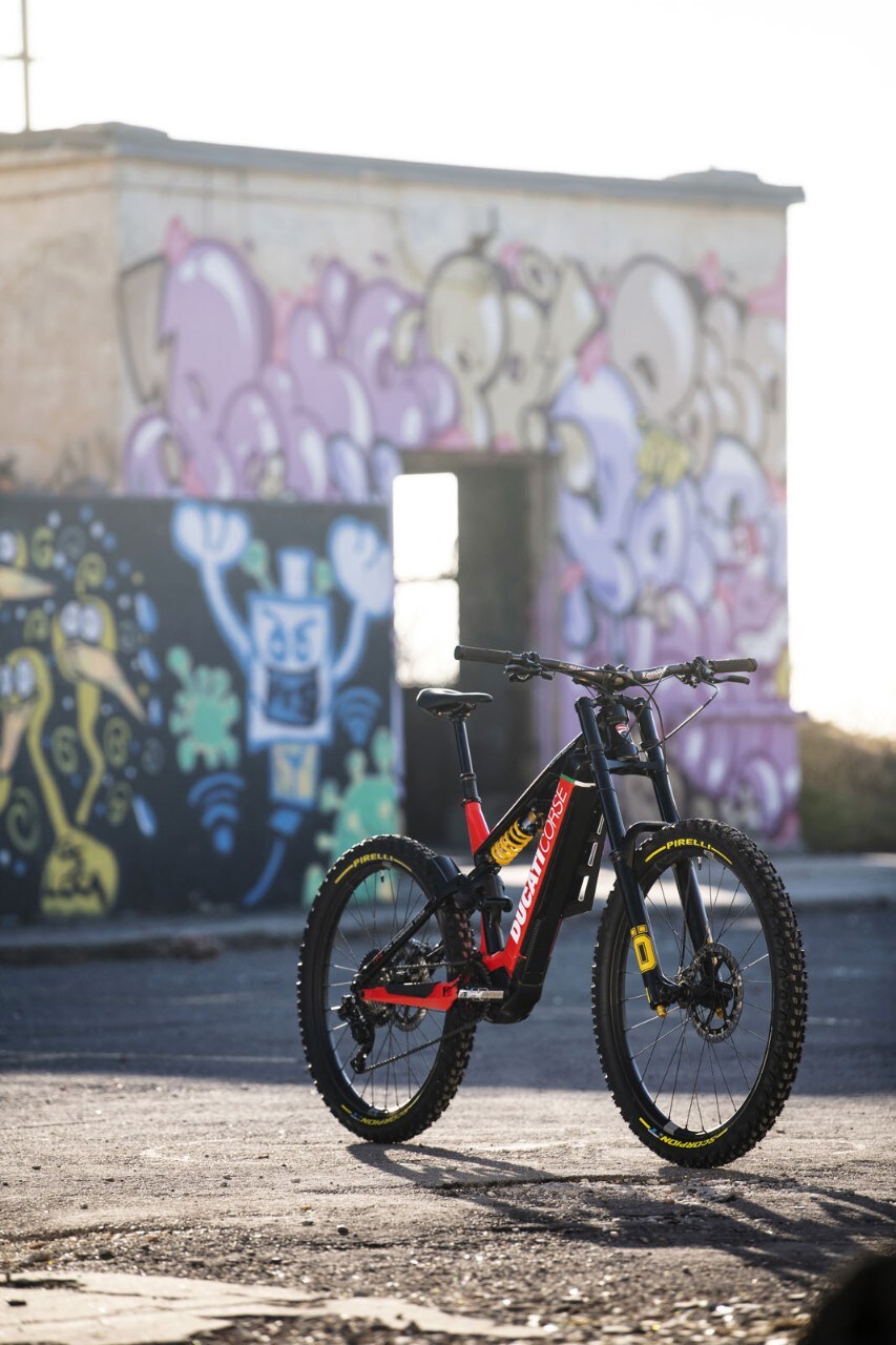 Nuove e-bike Ducati 2022, c’è anche la Futa da strada