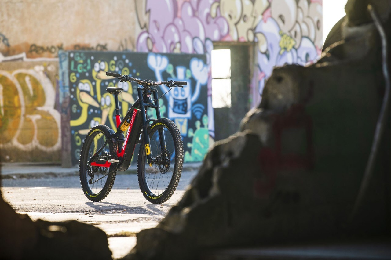 Nuove e-bike Ducati 2022, c’è anche la Futa da strada
