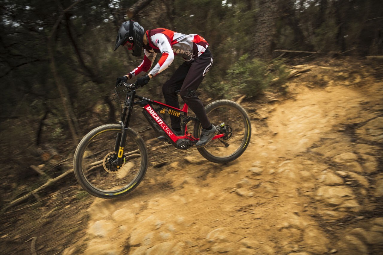 Nuove e-bike Ducati 2022, c’è anche la Futa da strada