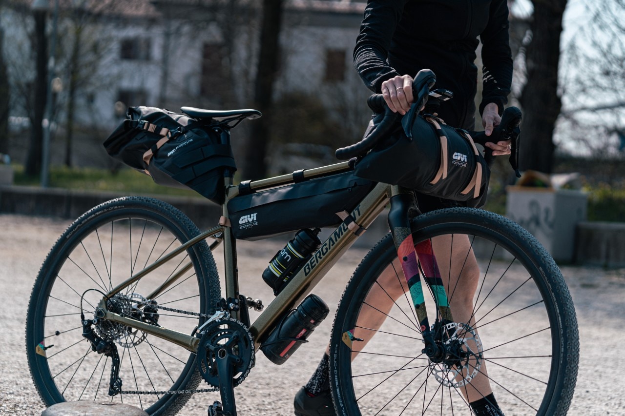 GIVI-Bike: come trasformare (tutte) le bici in un cargo!