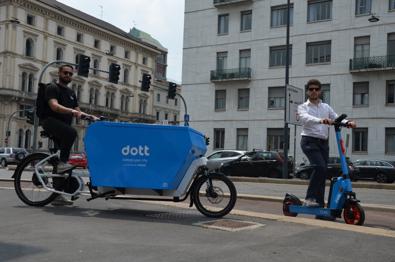 I NUOVI monopattini Dott arrivano a Milano