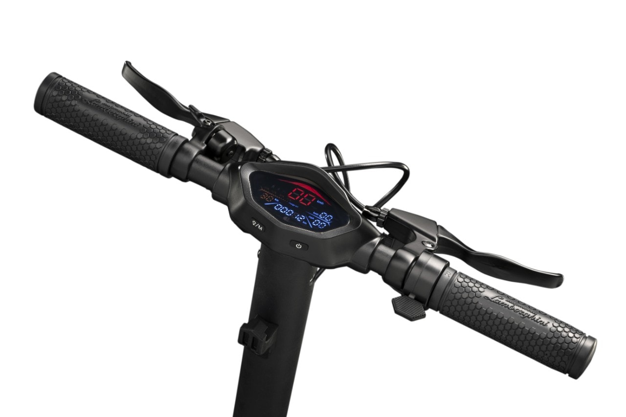 PLATUM svela il NUOVO monopattino elettrico ALeXT