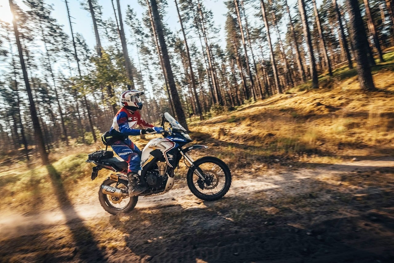 Renato Zocchi e la Honda CB500X sul podio della Gibraltar Race 2022