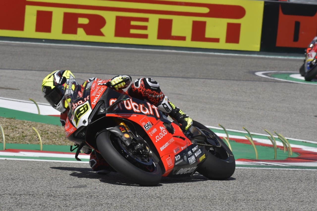 SBK Imola: la pioggia ferma la rincorsa di Rea