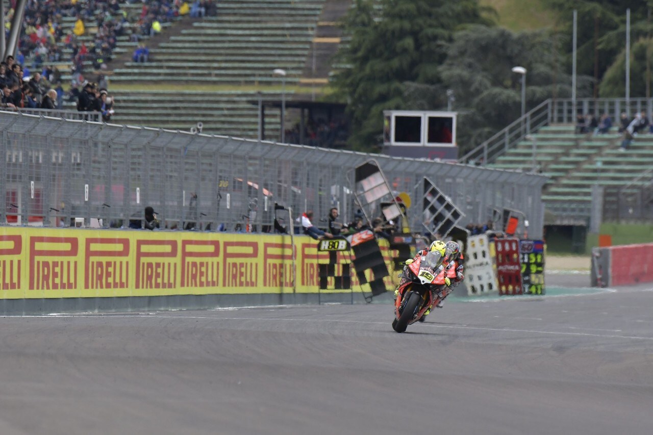 SBK Imola: la pioggia ferma la rincorsa di Rea