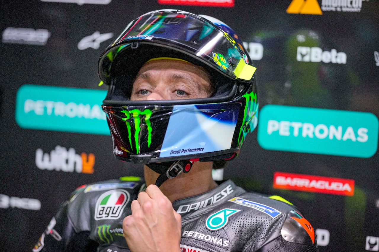 Lucchinelli: “Rossi, un grande ma adesso è meglio che si ritiri”