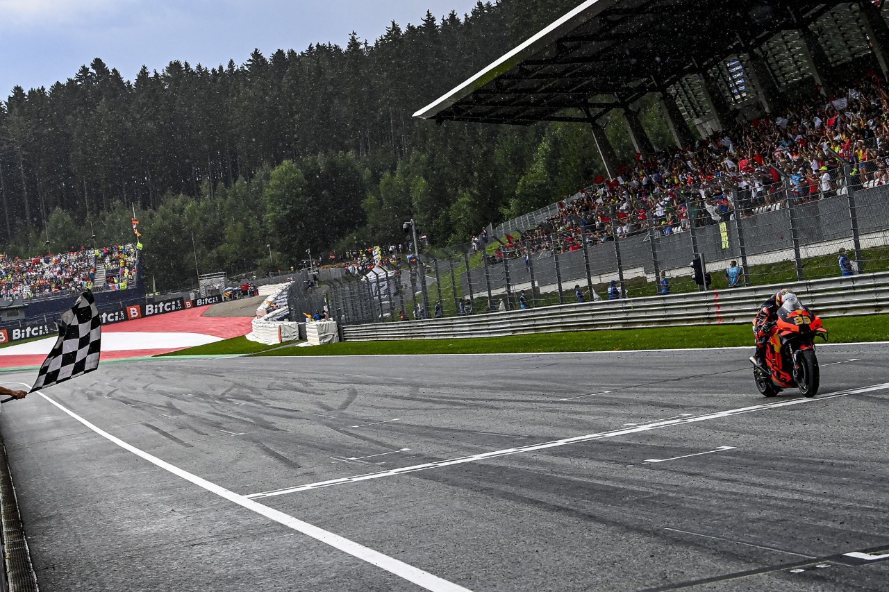 MotoGP Austria: Binder MAGO della pioggia!