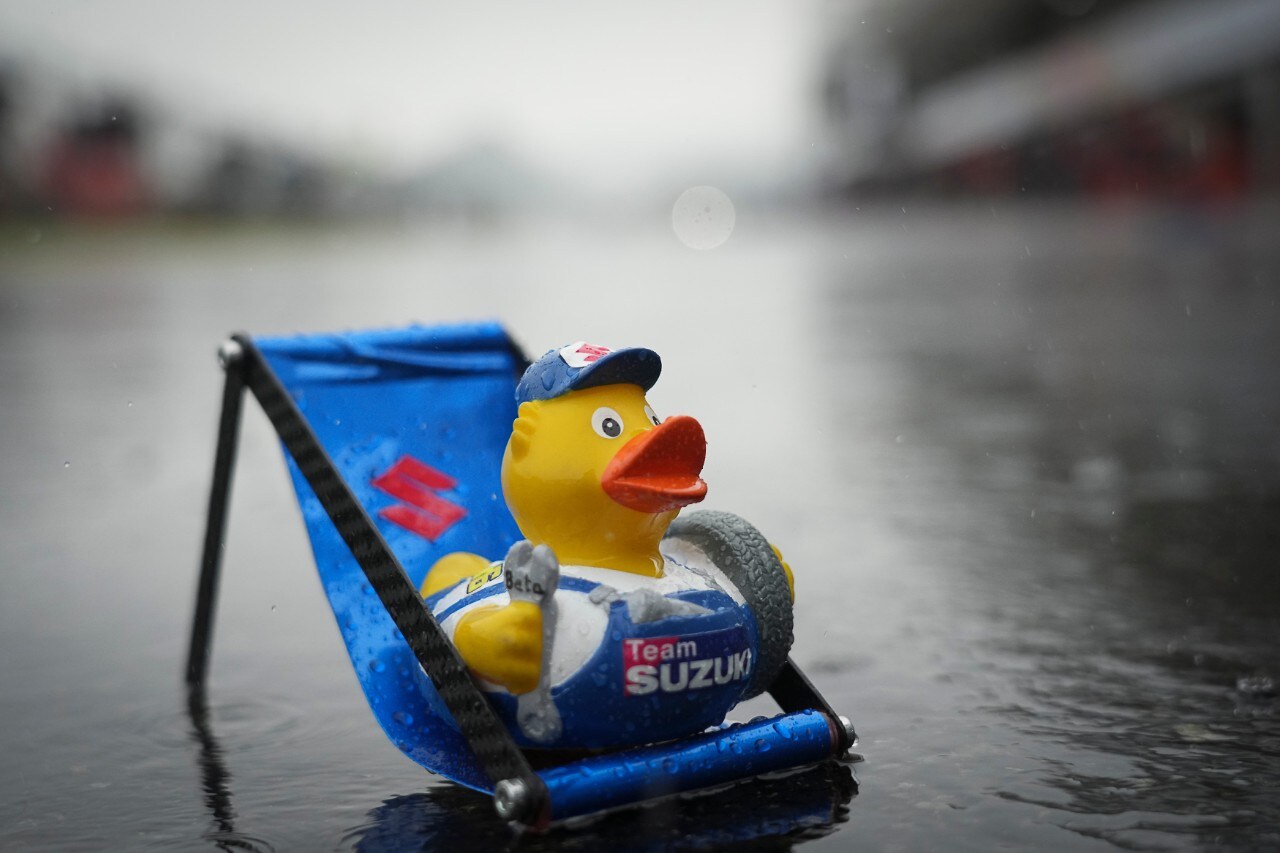 MotoGP Indonesia: vince Oliveira. Paura per Marquez: grave incidente nel warm up 