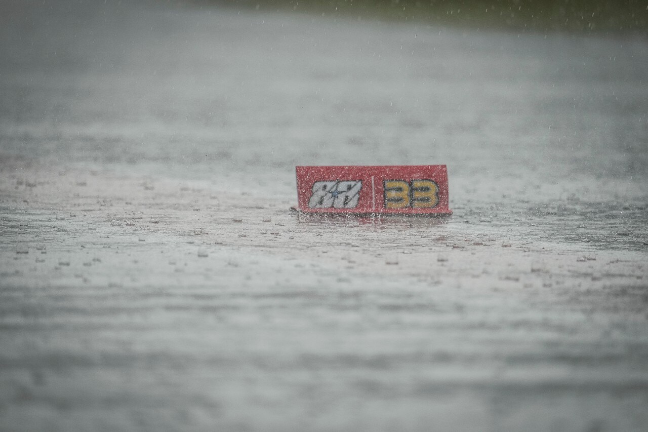 MotoGP Indonesia: vince Oliveira. Paura per Marquez: grave incidente nel warm up 