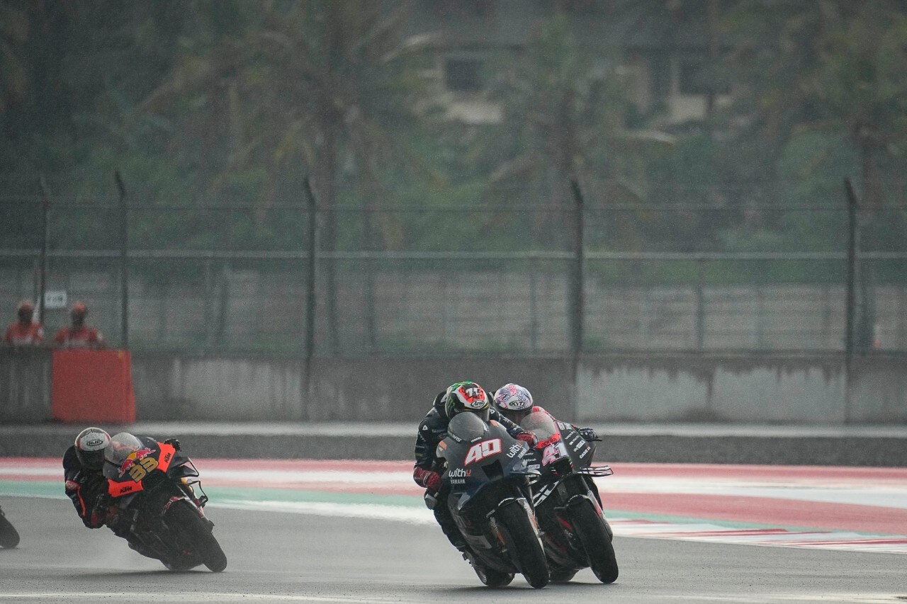 MotoGP Indonesia: vince Oliveira. Paura per Marquez: grave incidente nel warm up 