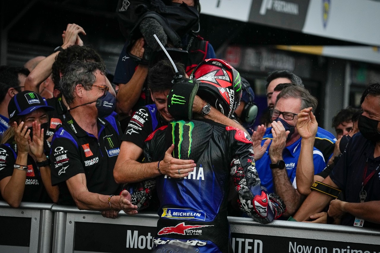 MotoGP Indonesia: vince Oliveira. Paura per Marquez: grave incidente nel warm up 