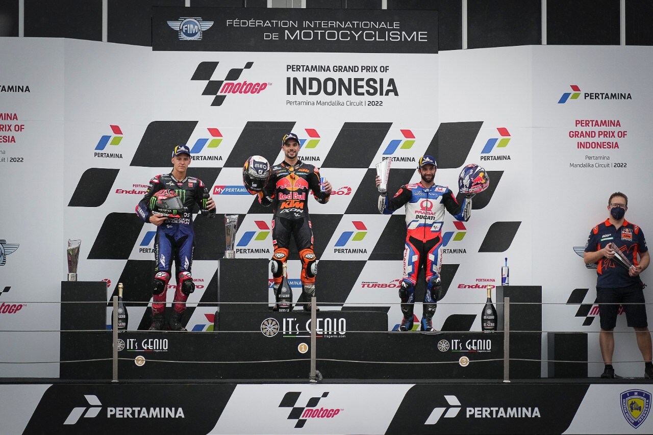 MotoGP Indonesia: vince Oliveira. Paura per Marquez: grave incidente nel warm up 