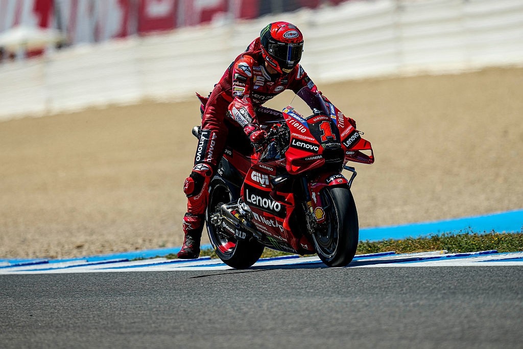 Bagnaia infila Binder ed è il re di Jerez