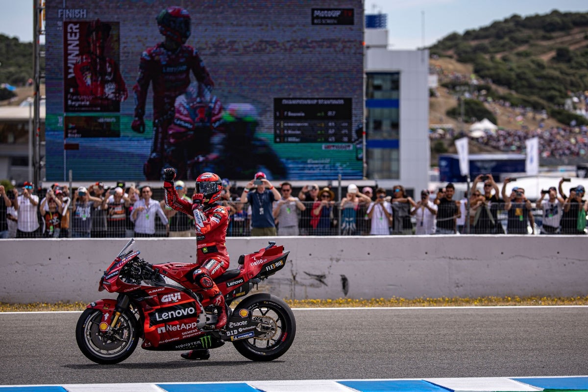Bagnaia infila Binder ed è il re di Jerez