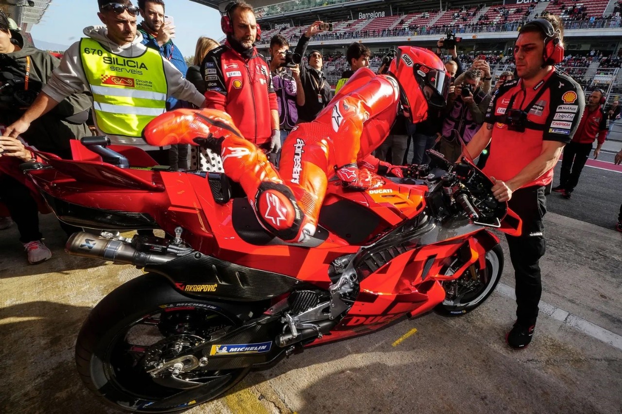 MotoGP test Barcellona: Alex Marquez mette tutti in riga