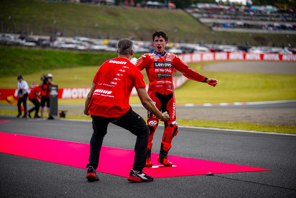 Doppia festa Ducati a Motegi: vince Bagnaia, Marquez secondo è campione del mondo