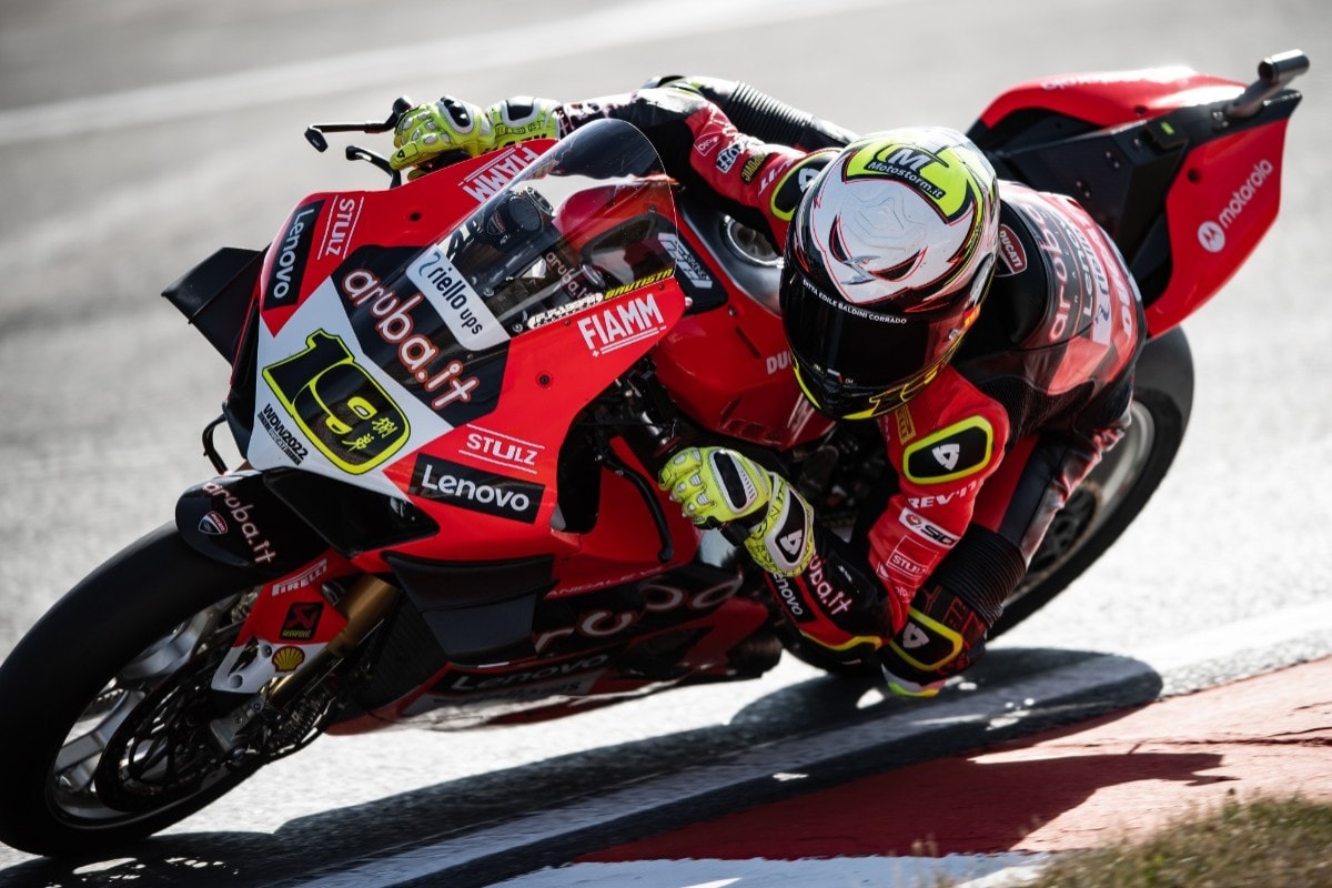 Mondiale SBK: triplete per Razgatlioglu a Donington 