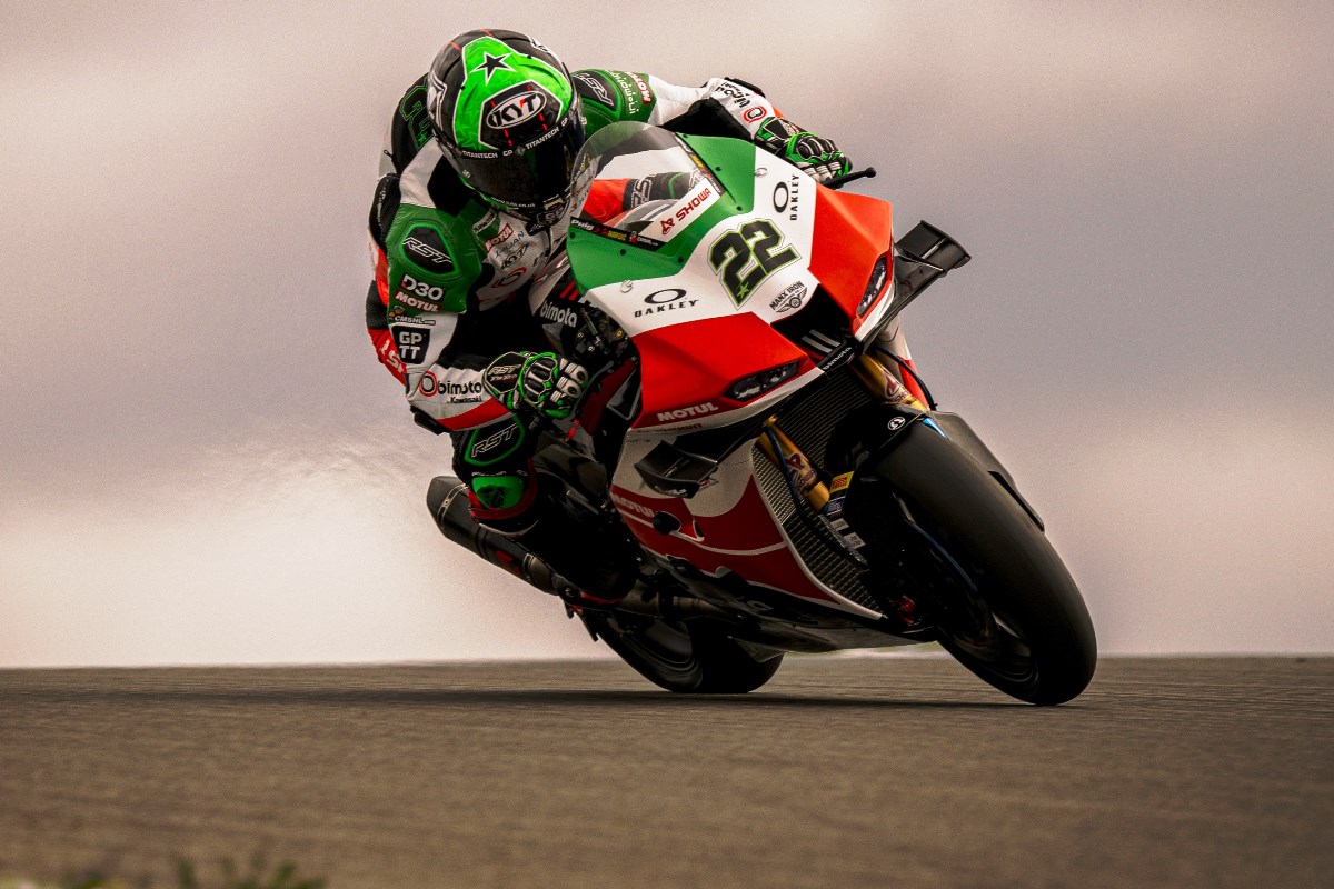 Test SBK Portimao: Alex Lowes il più veloce, Bulega a terra