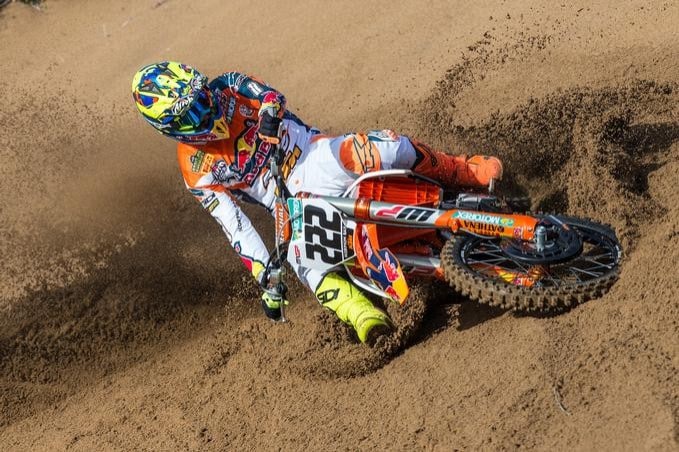 Team Red Bull KTM Factory. Official photo shooting 2016 | Dueruote