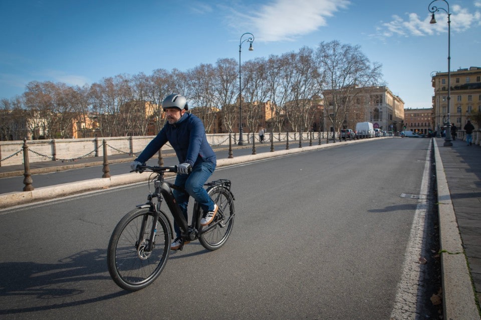 TENWAYS AGO X, l’e-bike robusta e versatile per la città e il trekking leggero