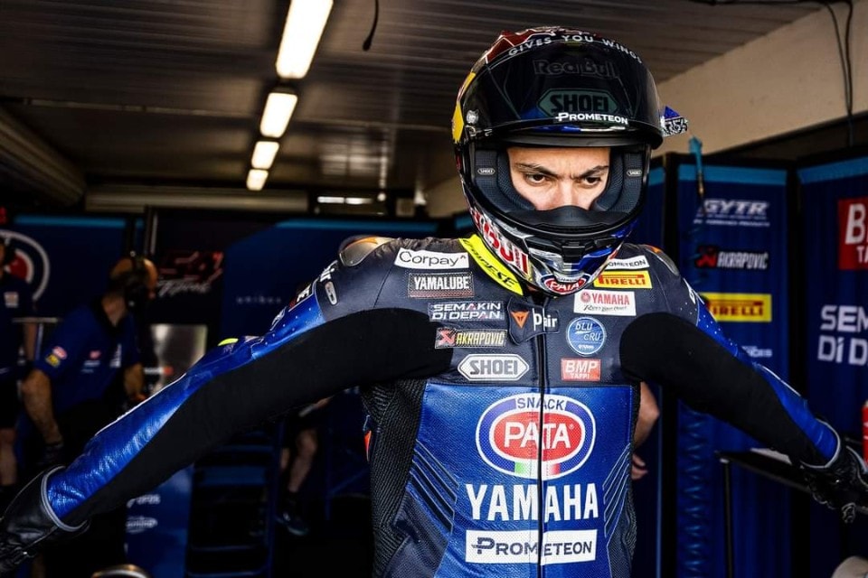 Razgatlioglu in pista con la Yamaha MotoGP