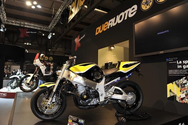Lo moto allo stand di Dueruote