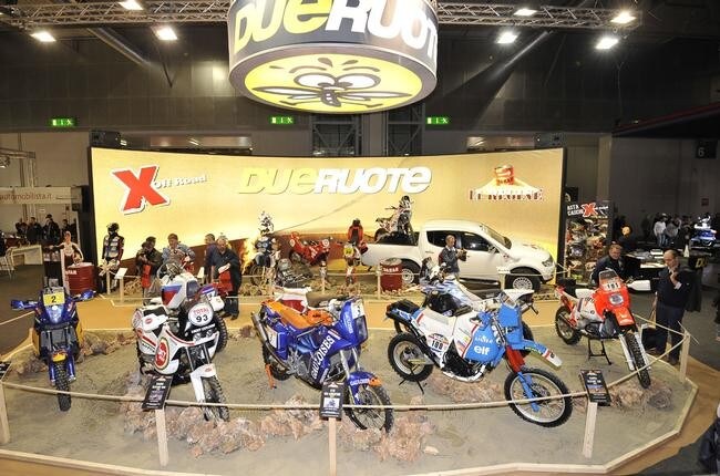 Allo stand di Dueruote sembra di essere alla Dakar