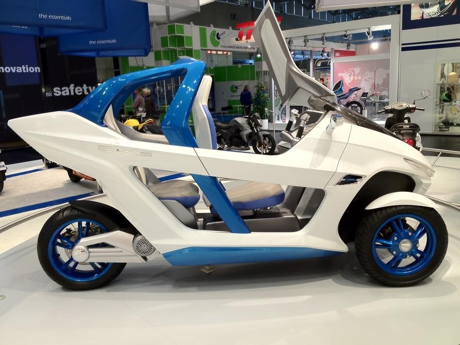 SYM, EX3 un concept a tre ruote