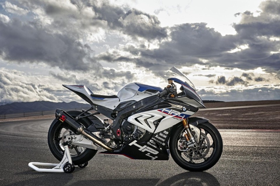 BMW HP4 Race: 171 kg di potenza pura