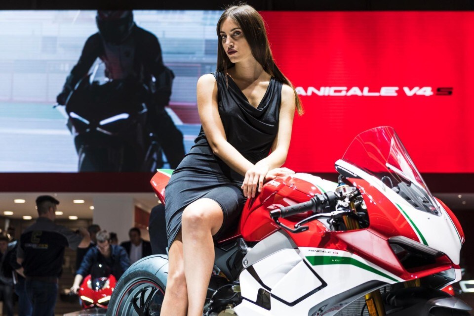 EICMA 2017: le ragazze del Salone