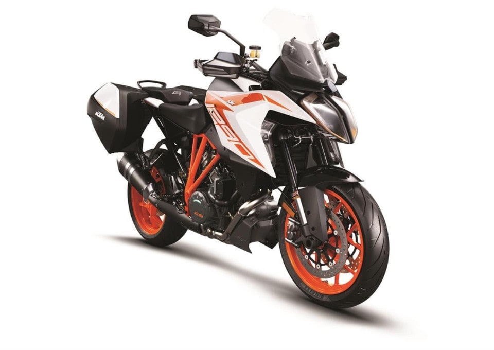 KTM 1290 Super Duke GT 2019: le immagini