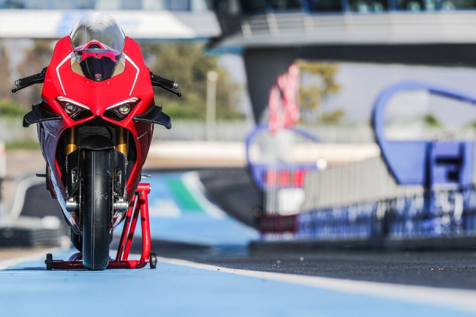 Ducati Panigale V4 R
