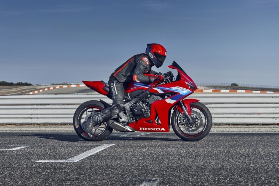 Honda CBR650R: tutte le immagini