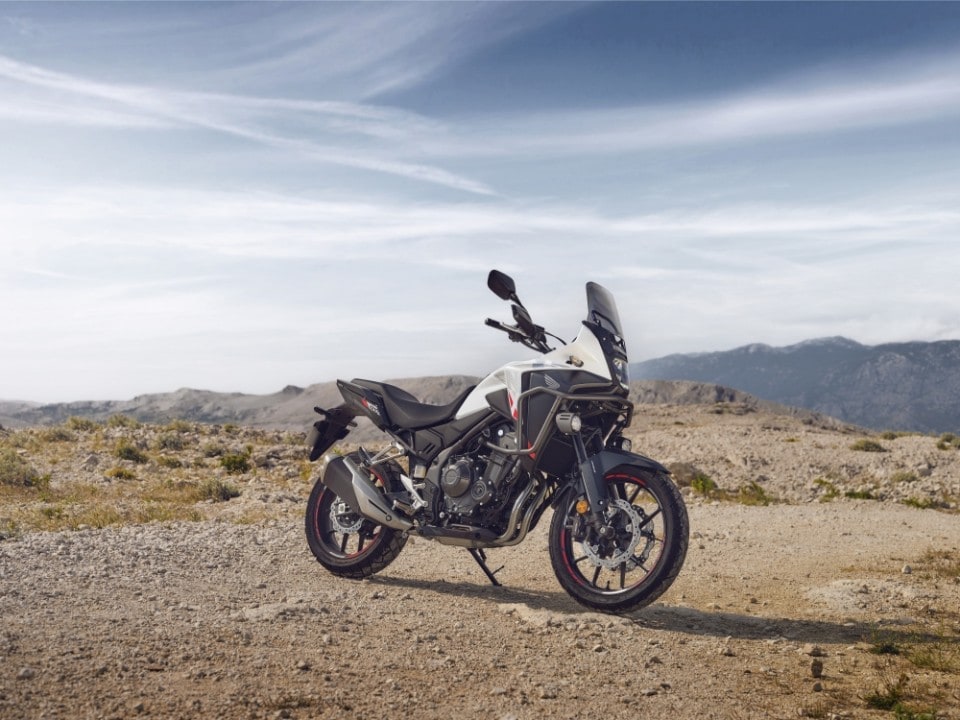 Honda NX500: tutte le immagini