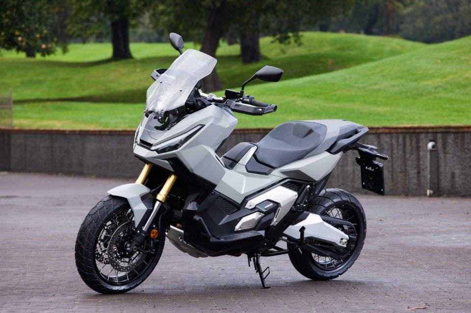 Honda X-ADV: tutte le immagini del modello 2025