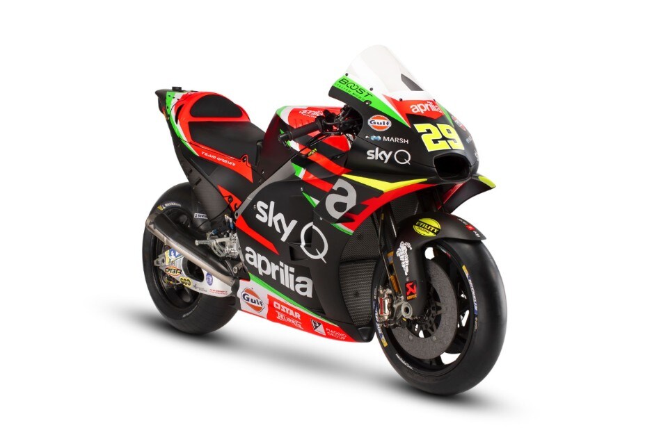 Aprilia svela la RS-GP, la MotoGP di Iannone ed Espargarò