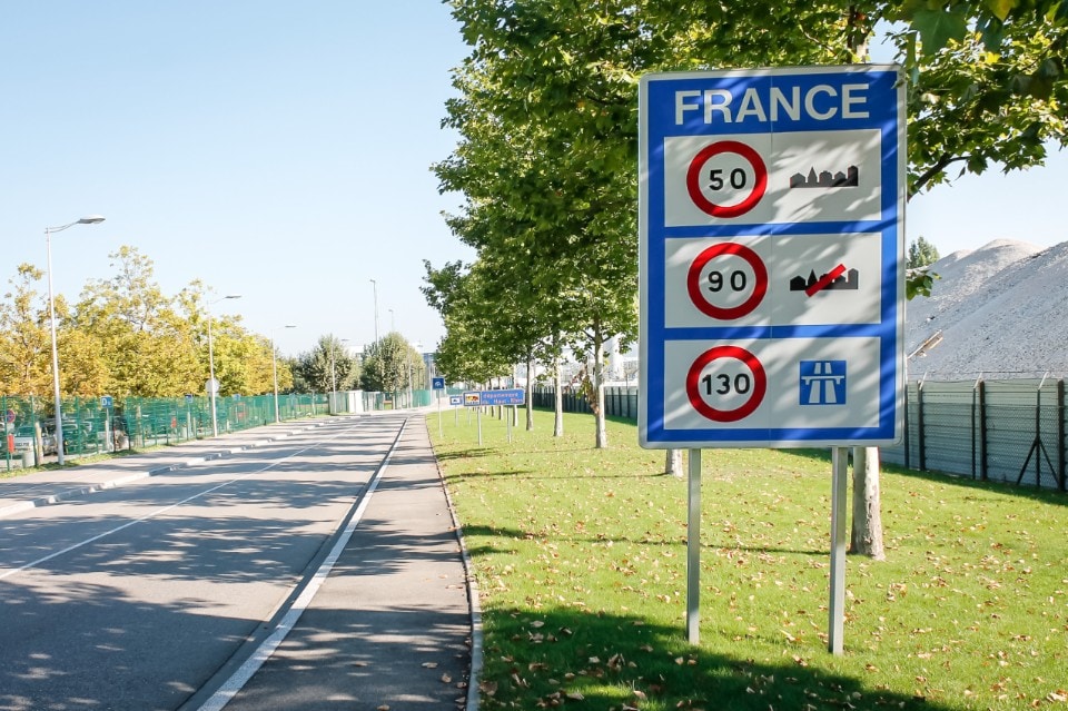 Viaggiare in moto in Francia: guida completa