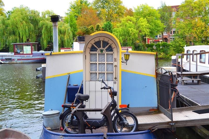 Viaggiare in moto nei Paesi Bassi: guida completa