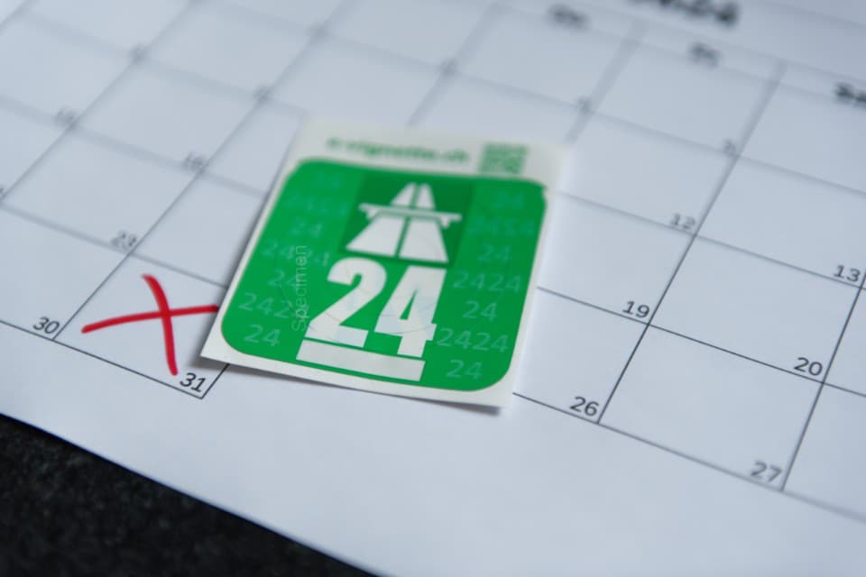 Viaggiare in moto in Svizzera: guida completa